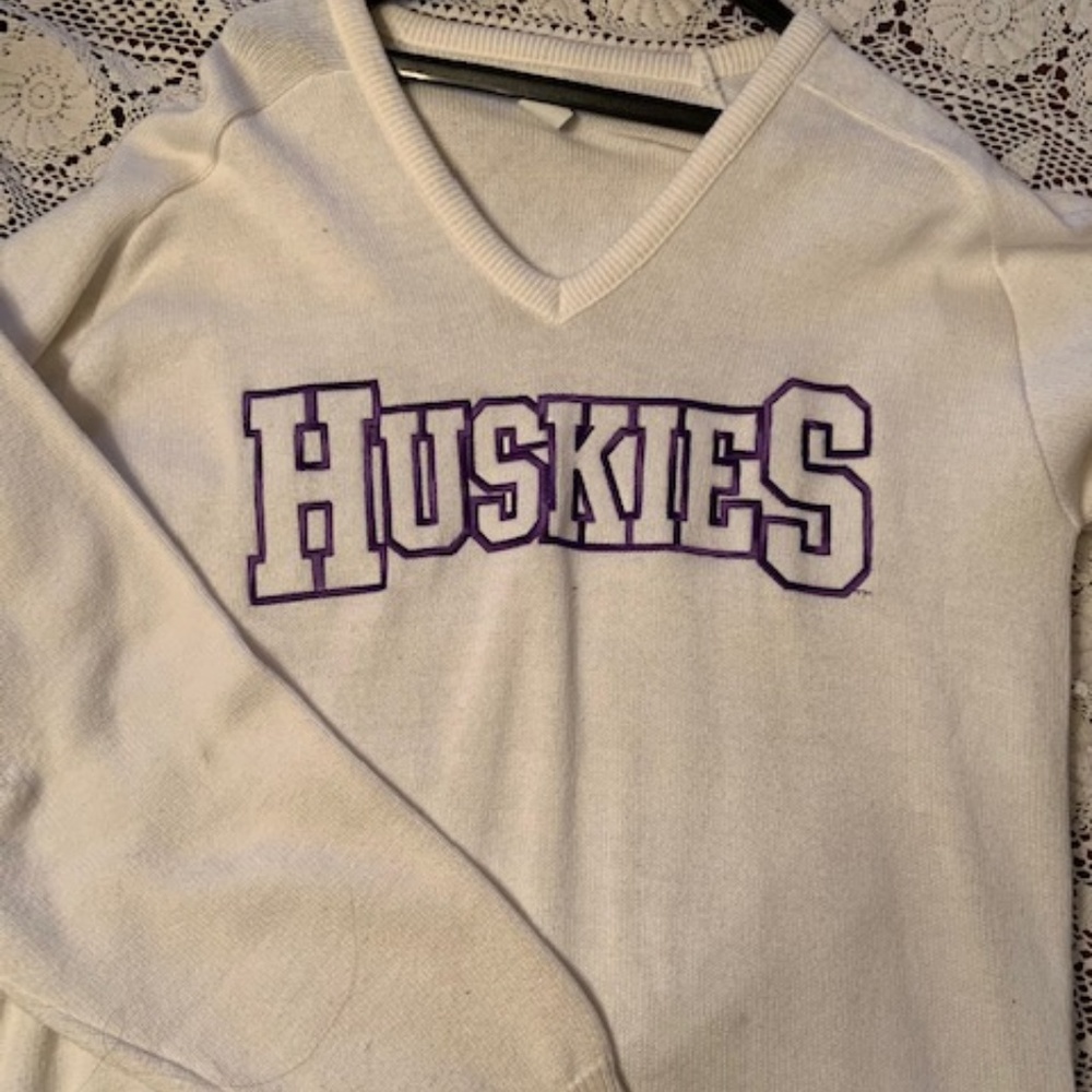 NIKE WHITE UNIVERSITY OF WASHINGTON SWEATER SIZE L